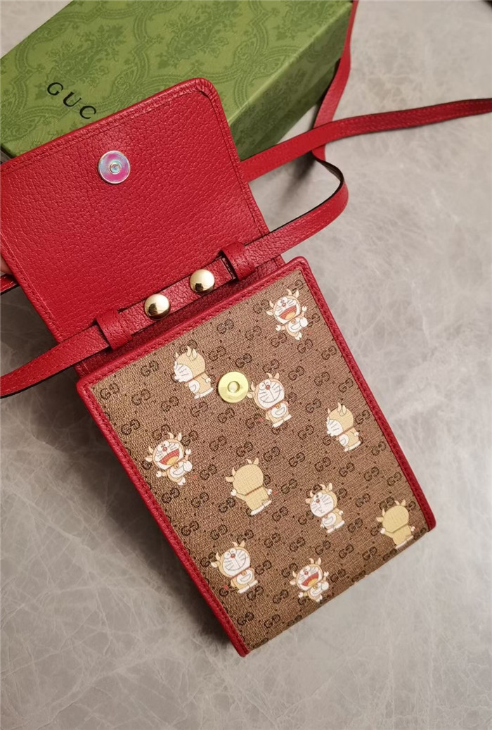 Gucci 구찌 도라에몽 미니 크로스백 647805 2021/신상