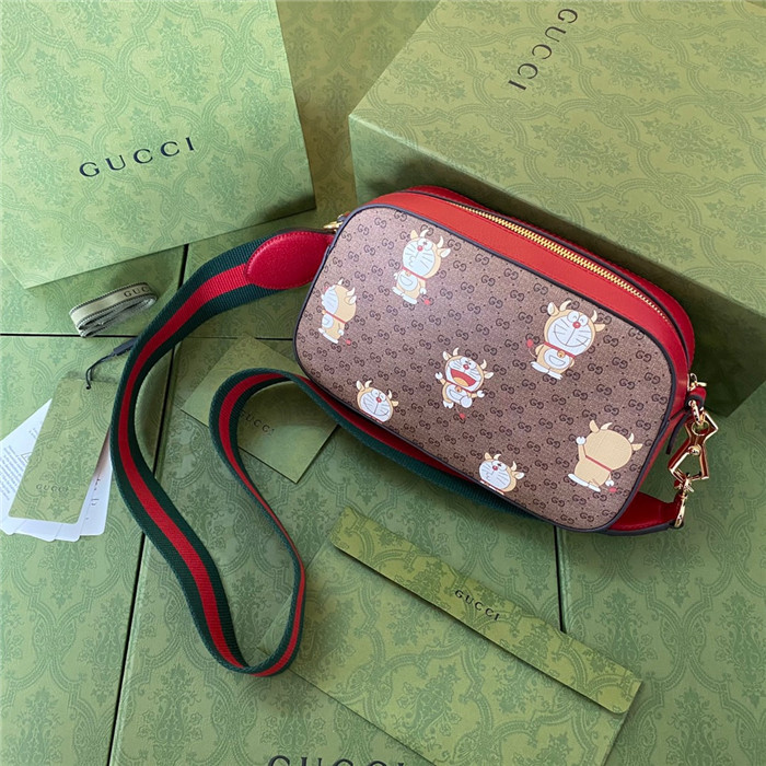 Gucci 구찌 GG 수프림 메신저백 574886 2021/신상