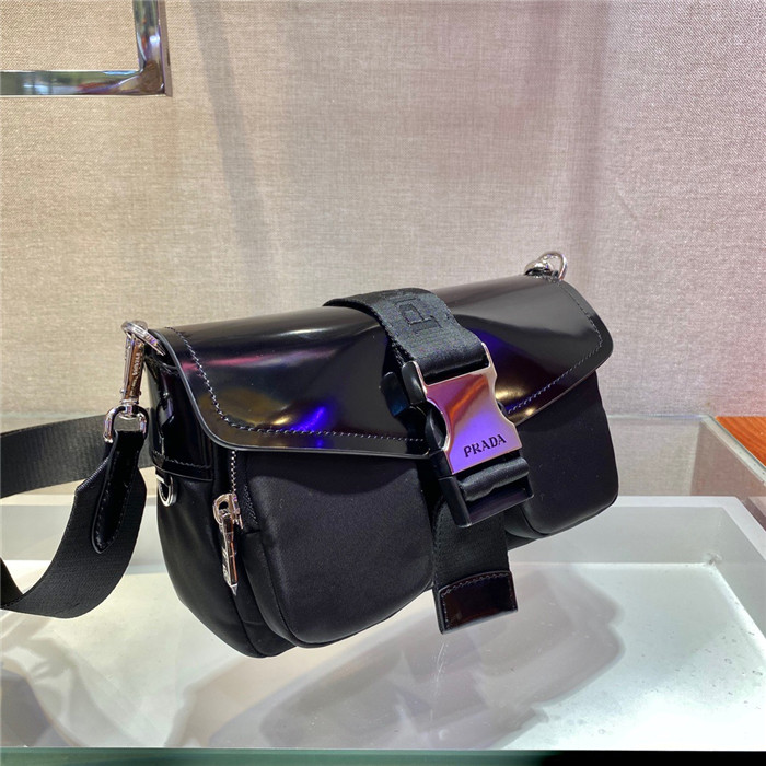 Prada 프라다 래더 브러시드 메신저백 1BD295 2021/신상