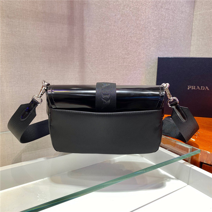 Prada 프라다 래더 브러시드 메신저백 1BD295 2021/신상