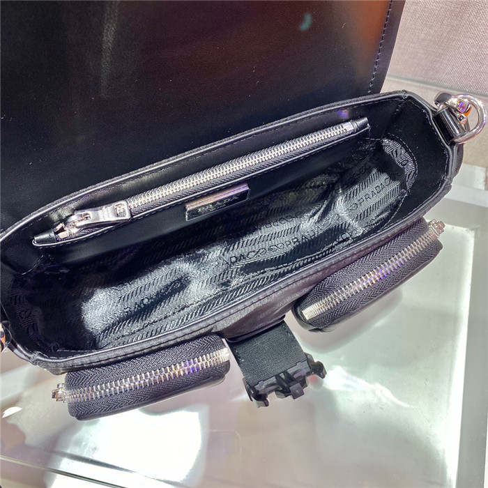 Prada 프라다 래더 브러시드 메신저백 1BD295 2021/신상