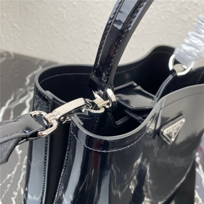 Prada 프라다 브러시드 레더 파니에백 1BA319 2021/신상