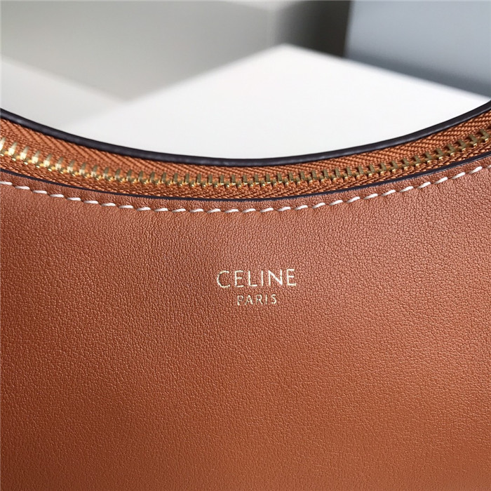 Celine 셀린느 스무스레더 카프스킨 아바 호보백 C193953 신상