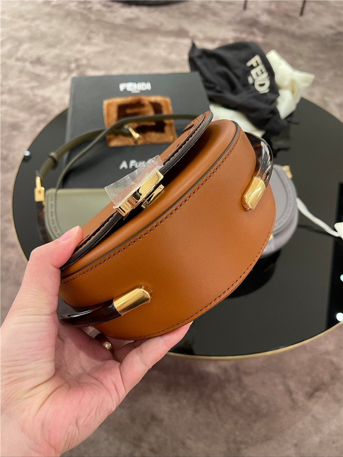 [에이핑크 손나은] Fendi  펜디 문라이트 숄더백