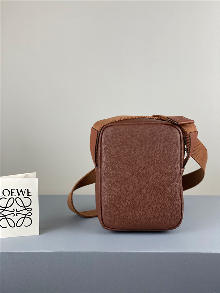LOEWE 로에베 크로스백 L18210