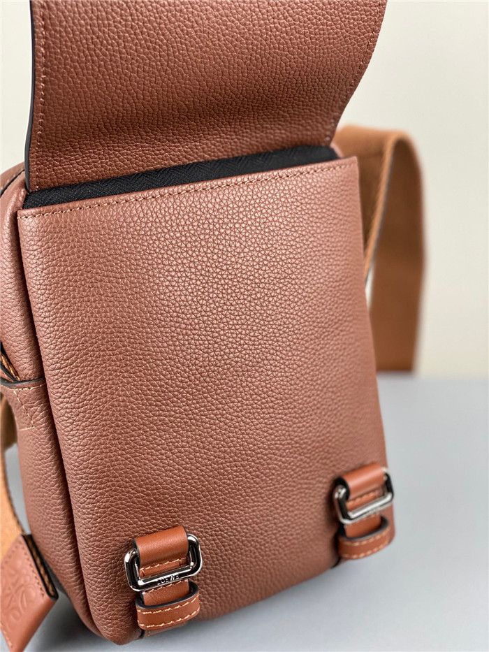 LOEWE 로에베 크로스백 L18210