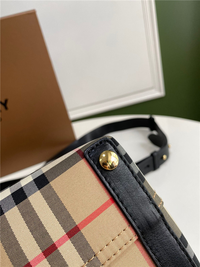 Burberry  버버리 더 벨트 미니 토트백 B62101
