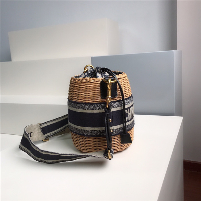 Dior  디올 Wicker 버킷백 D648008