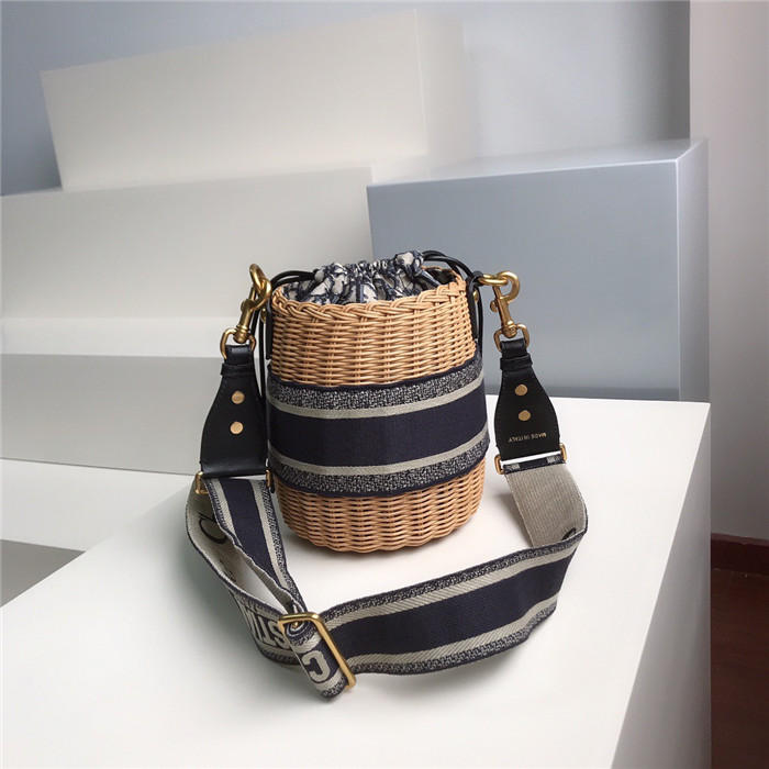 Dior  디올 Wicker 버킷백 D648008