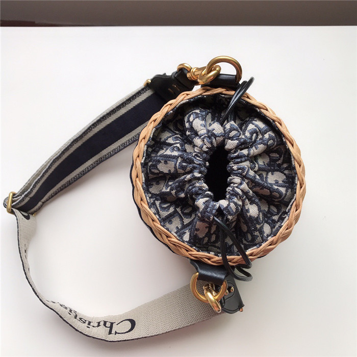 Dior  디올 Wicker 버킷백 D648008