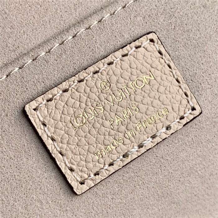Louis Vuitton 루이비통 쁘띠 삭 플라 M80449