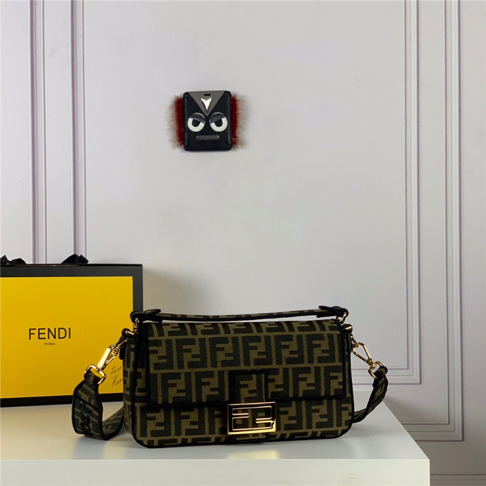 Fendi  펜디 아이코닉 바게트백 F94109