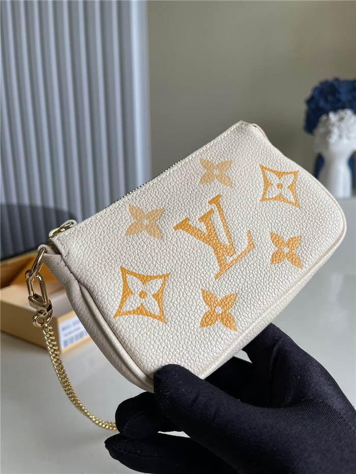 Louis Vuitton  루이비통 앙프렝뜨 가죽 포쉐트 악세수아 M8050