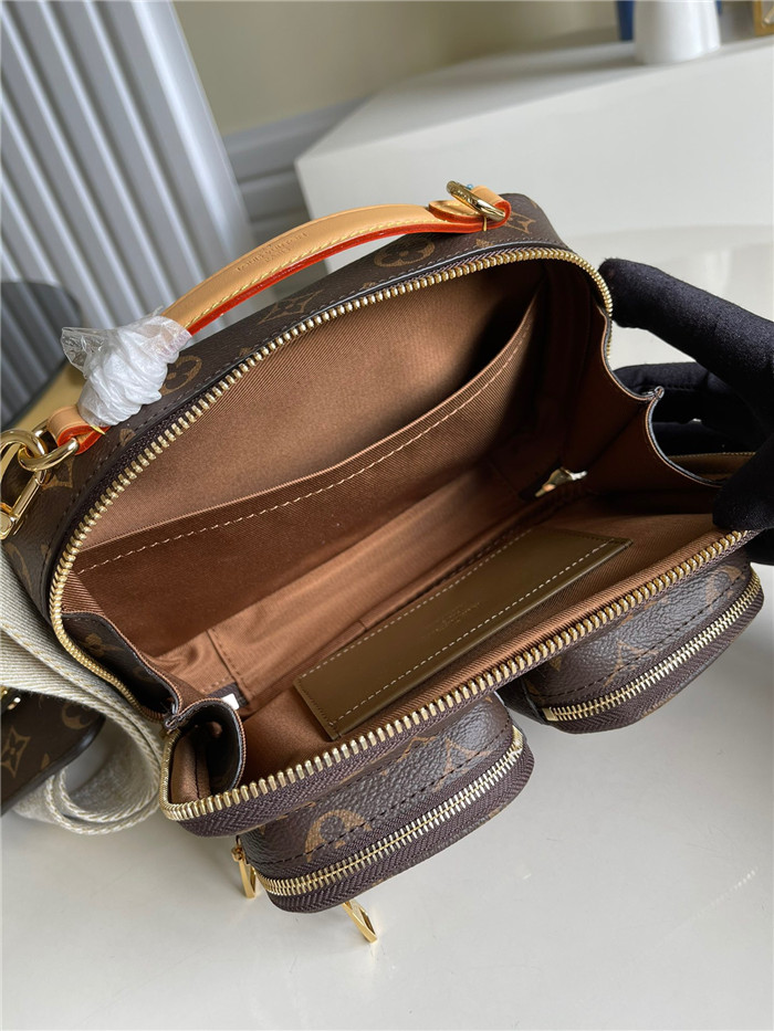 Louis Vuitton 루이비통 유틸리티 크로스바디백 M804