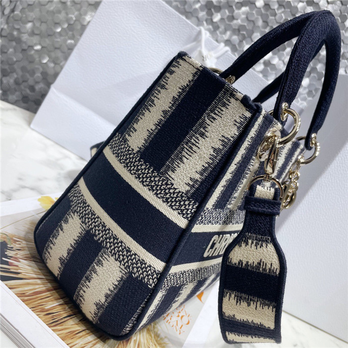 Dior 디올 레이디 D-라이트백 M0565