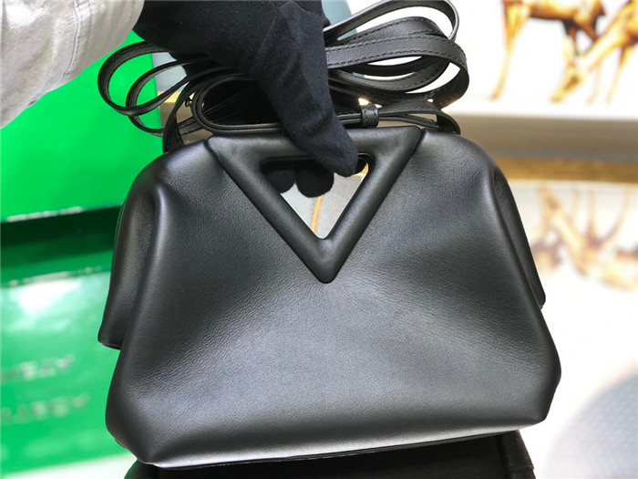 Bottega Veneta 보테가 트라이앵글백 B55665