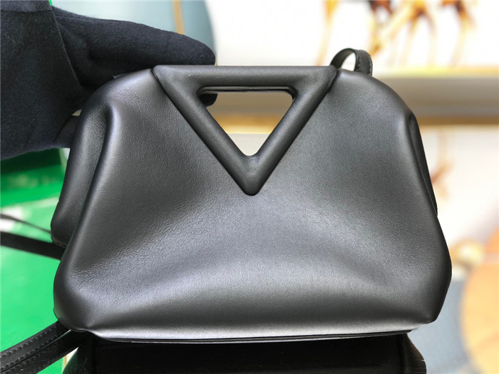 Bottega Veneta 보테가 트라이앵글백 B55665