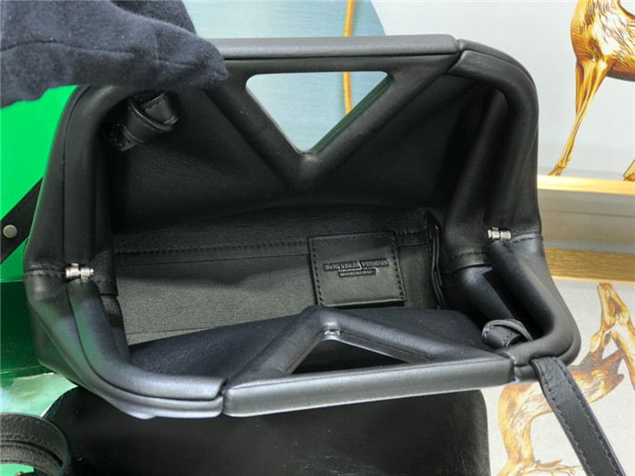 Bottega Veneta 보테가 트라이앵글백 B55665