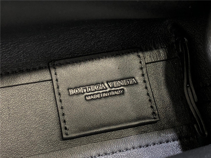 Bottega Veneta 보테가 트라이앵글백 B55665