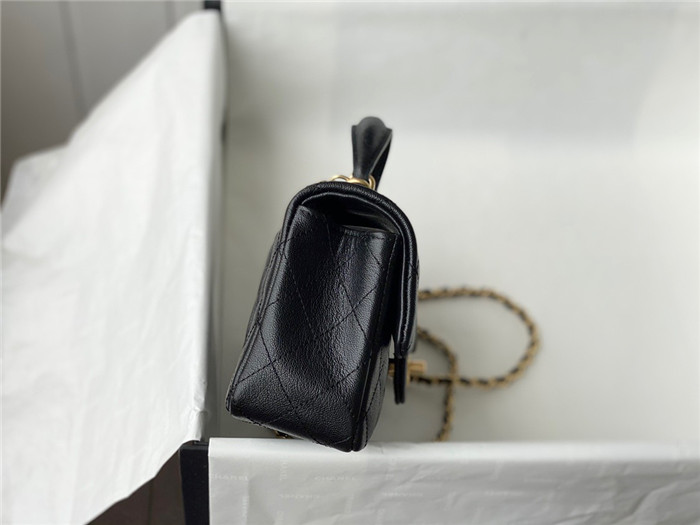  CHANEL 샤넬 캐비어 탑핸들 뉴미니 플랩백 AS2431