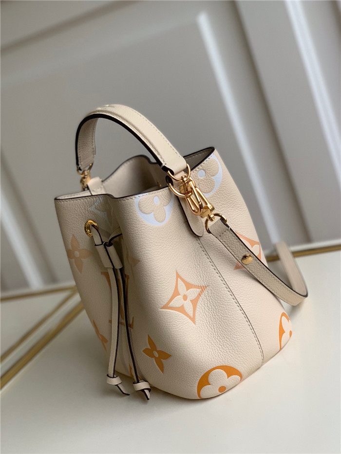  Louis Vuitton  루이비통 네오노에 썸머블루 BB M45716