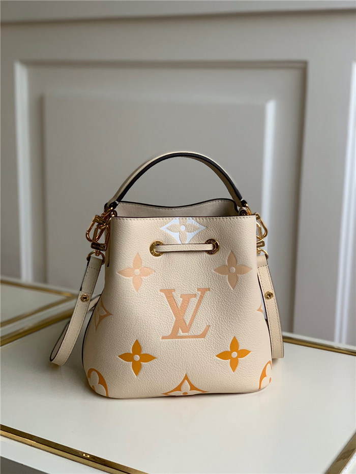  Louis Vuitton  루이비통 네오노에 썸머블루 BB M45716