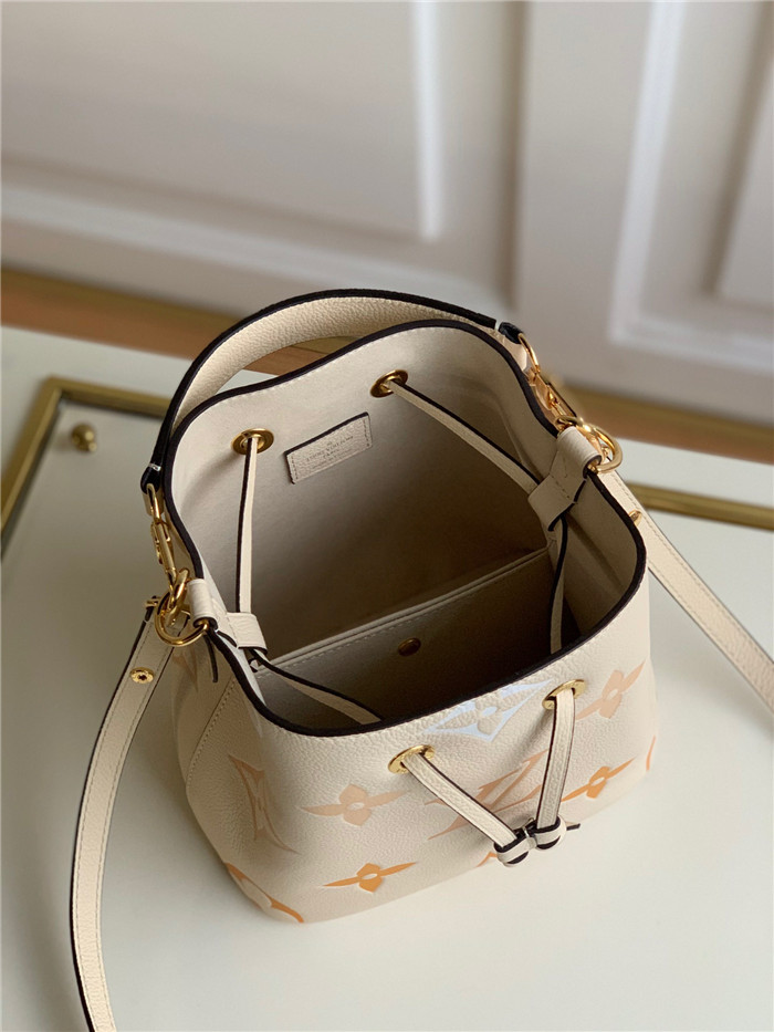  Louis Vuitton  루이비통 네오노에 썸머블루 BB M45716