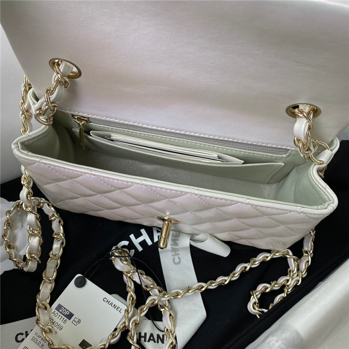 CHANEL 샤넬 클래식 플랩백 20CM A01116