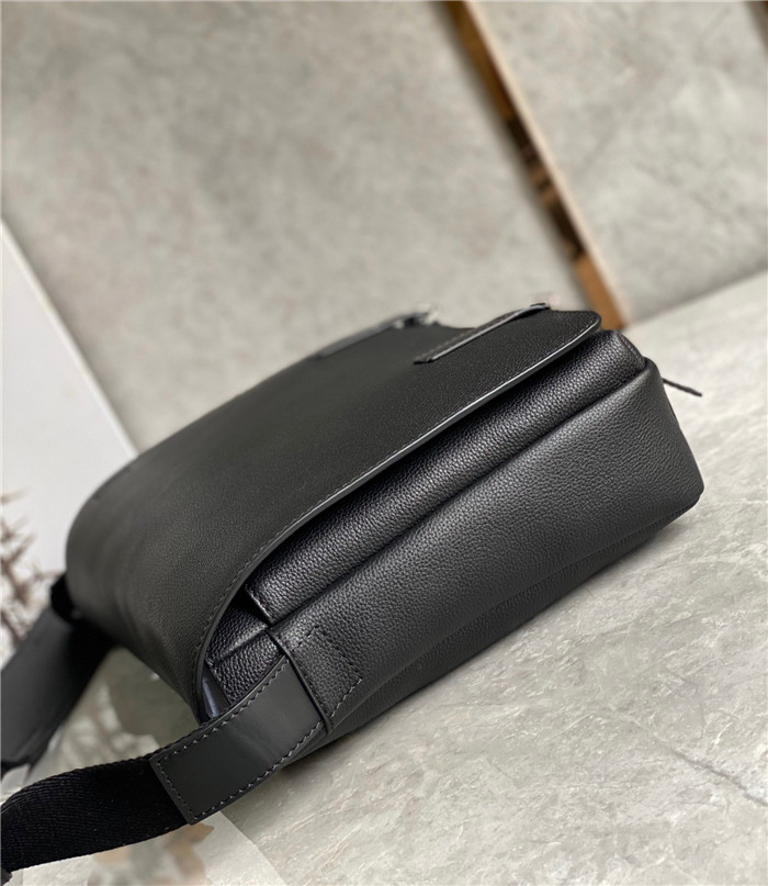 Loewe 로에베 남성용 메신져백 L691010