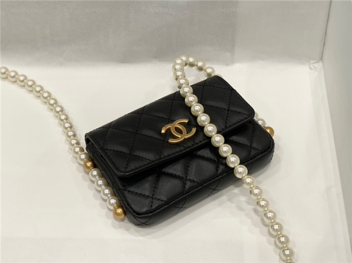 CHANEL 샤넬 진주 스트랩 미니 플랩 카드 홀더백 A81085