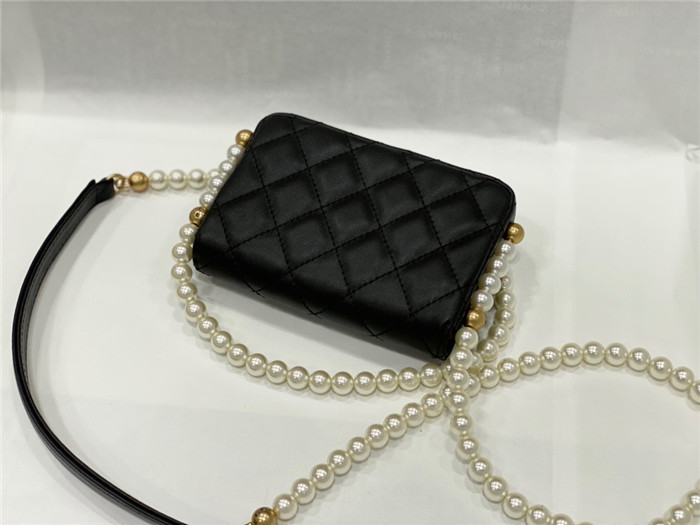 CHANEL 샤넬 진주 스트랩 미니 플랩 카드 홀더백 A81085