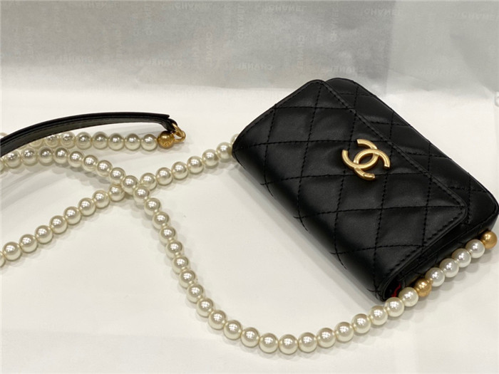 CHANEL 샤넬 진주 스트랩 미니 플랩 카드 홀더백 A81085