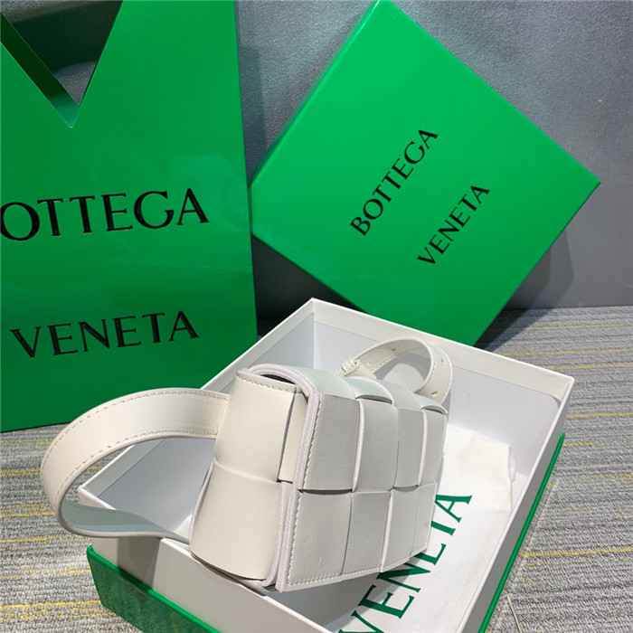 BOTTEGA VENETA 보테가 베네타 힙색 B90770