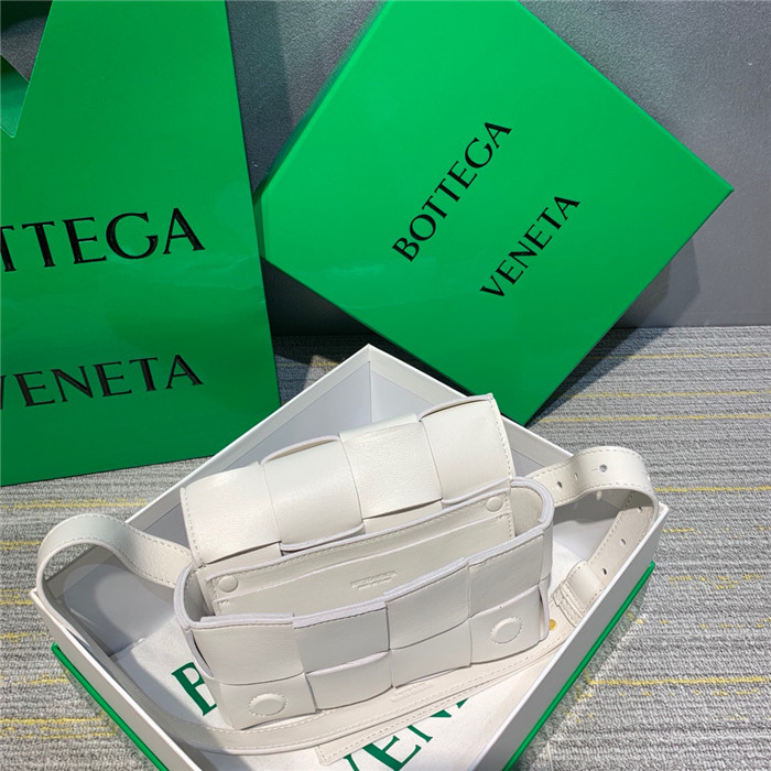 BOTTEGA VENETA 보테가 베네타 힙색 B90770