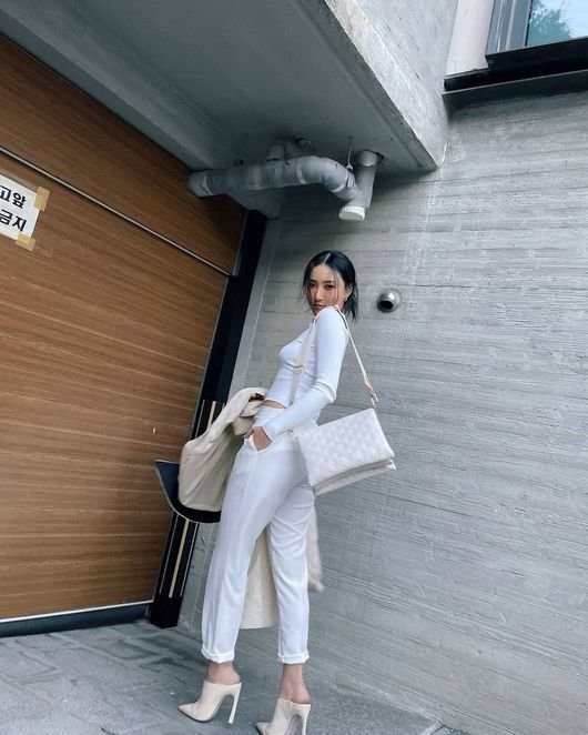 [마마무 화사] LOUIS VUITTON 루이비통 쿠상 핸드백 PM M57936