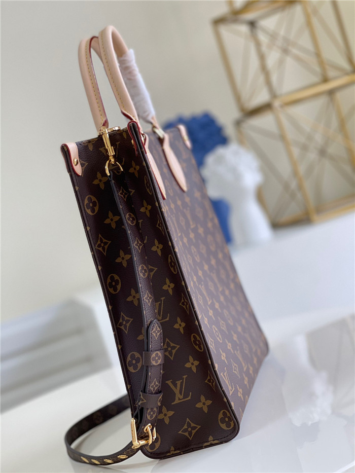 LOUIS VUITTON 루이비통 쁘띠 삭 플라 숄더백 M4584