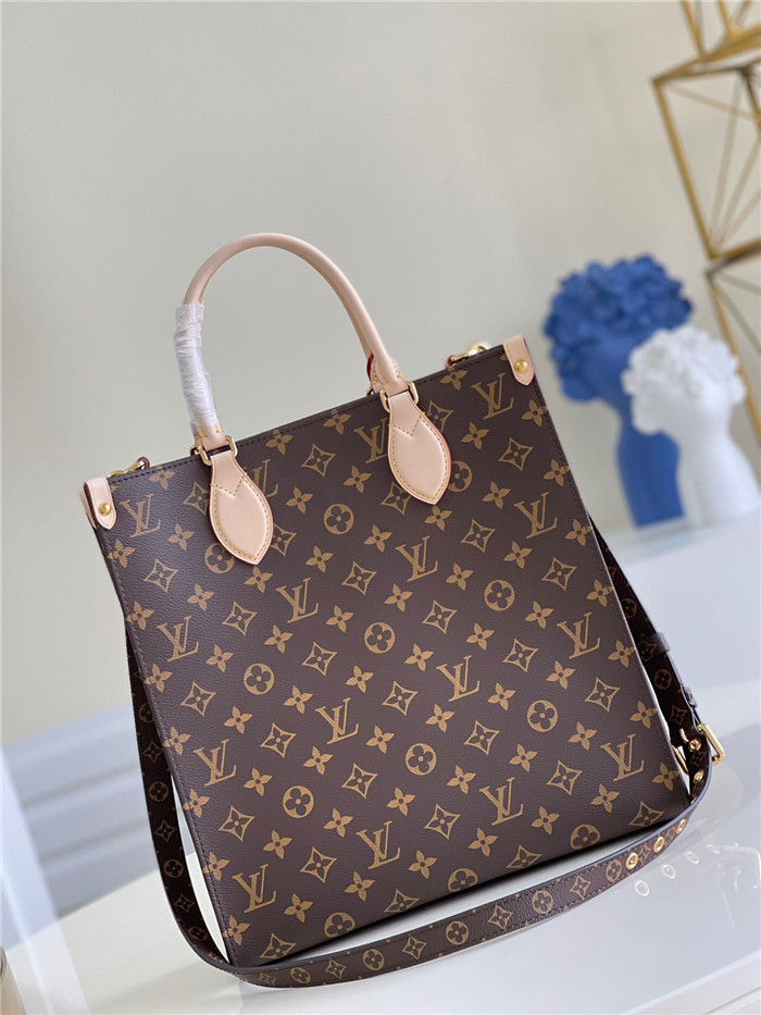LOUIS VUITTON 루이비통 쁘띠 삭 플라 숄더백 M4584