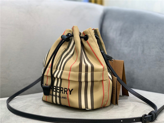  Burberry 버버리 버킷백 B61511