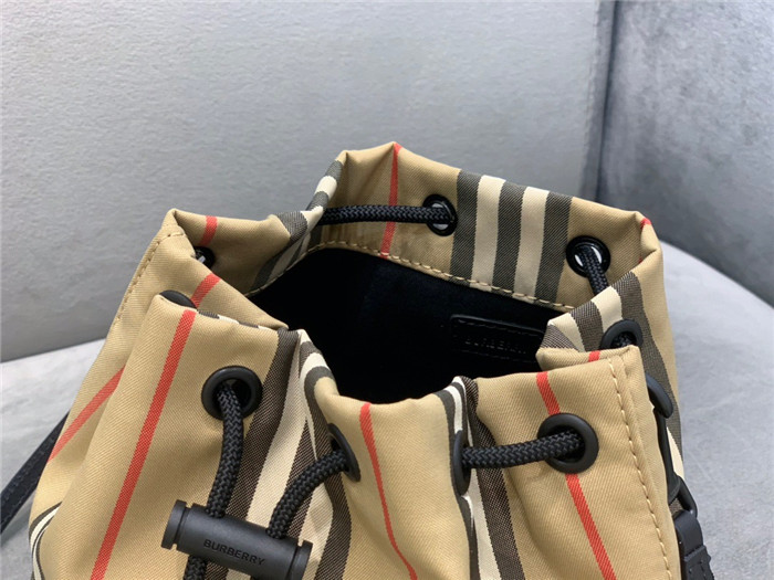  Burberry 버버리 버킷백 B61511