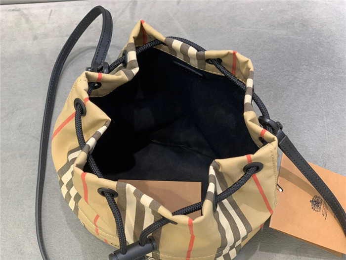  Burberry 버버리 버킷백 B61511