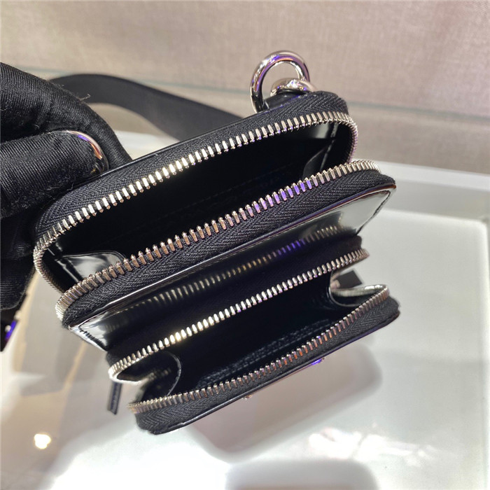 PRADA  프라다 브러시드 스마트폰 케이스 2ZH126