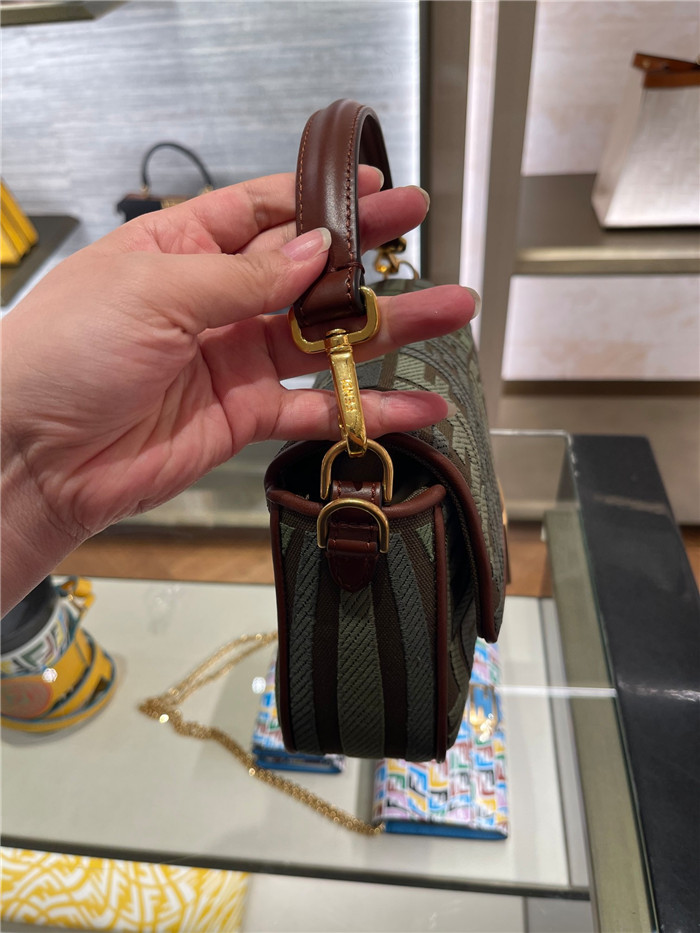Fendi 펜디 아이코닉 바게트백 F8409
