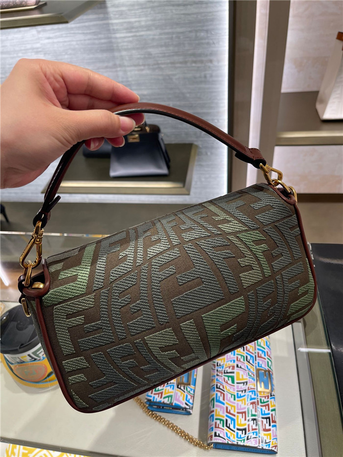 Fendi 펜디 아이코닉 바게트백 F8409