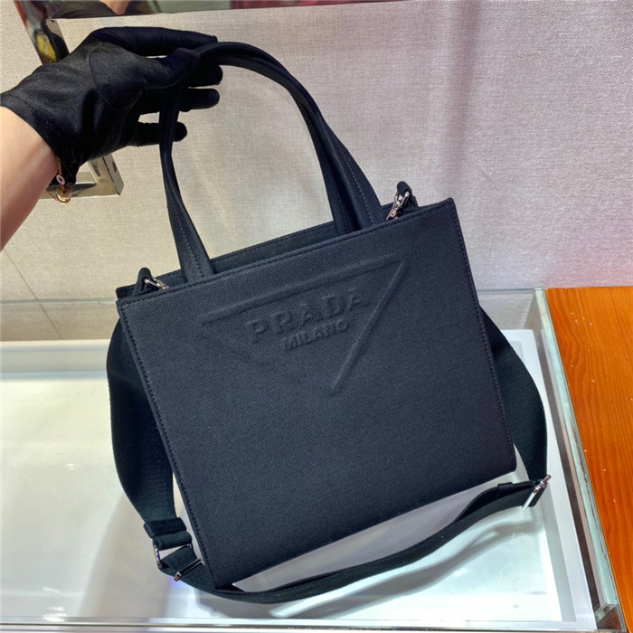 PRADA 프라다 엠보싱 로고 레더 토트백 1BG382