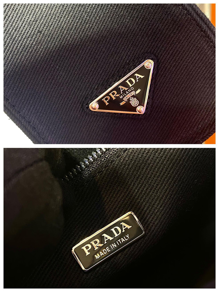 PRADA 프라다 엠보싱 로고 레더 토트백 1BG382