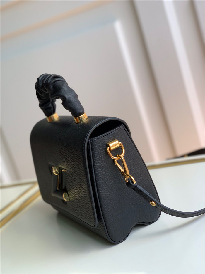  LOUIS VUITTON  루이비통 트위스트 MM M58688