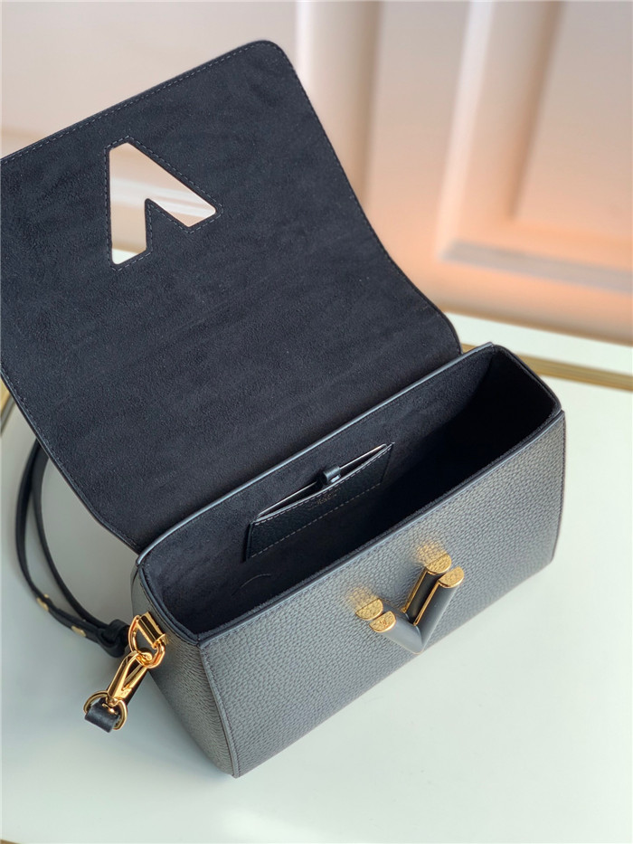  LOUIS VUITTON  루이비통 트위스트 MM M58688