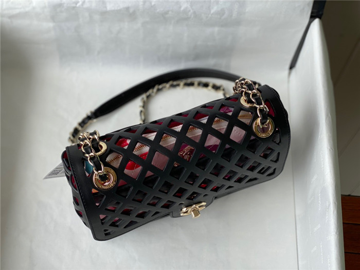 CHANEL 샤넬 카프스킨 플랩백 메탈 AS2370