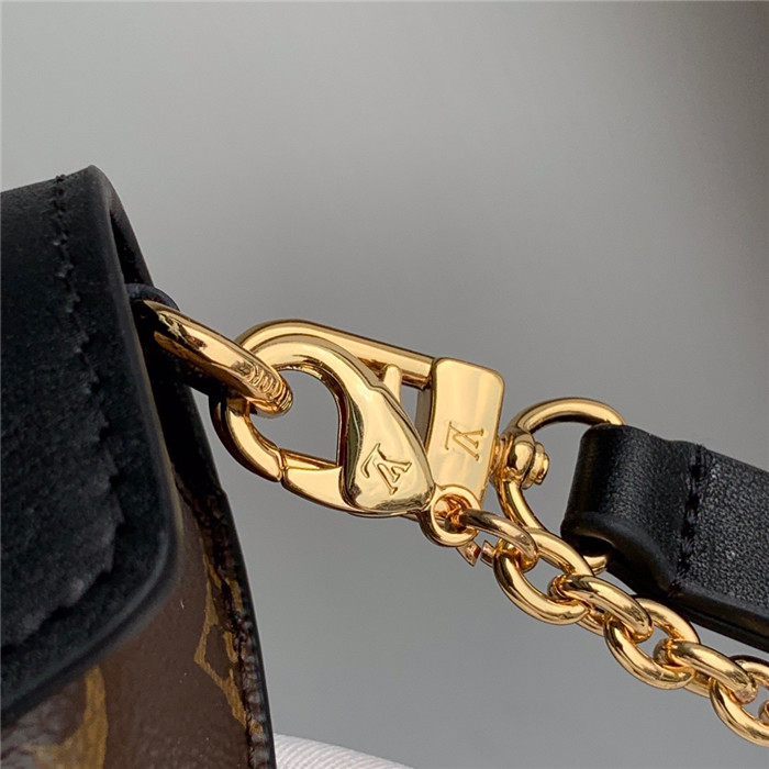 LOUIS VUITTON  루이비통 패드락 온 스트랩백 M80559
