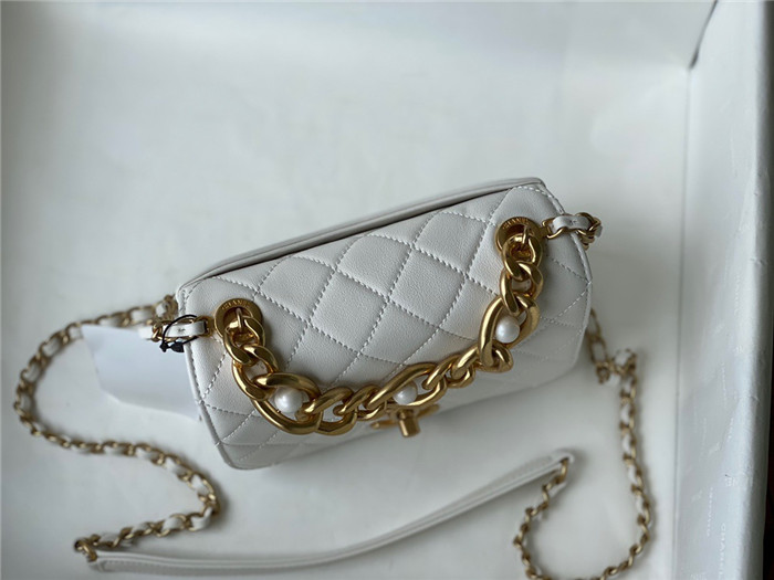 CHANEL 샤넬 트리플 펄 체인 플랩백 미니 AS2638